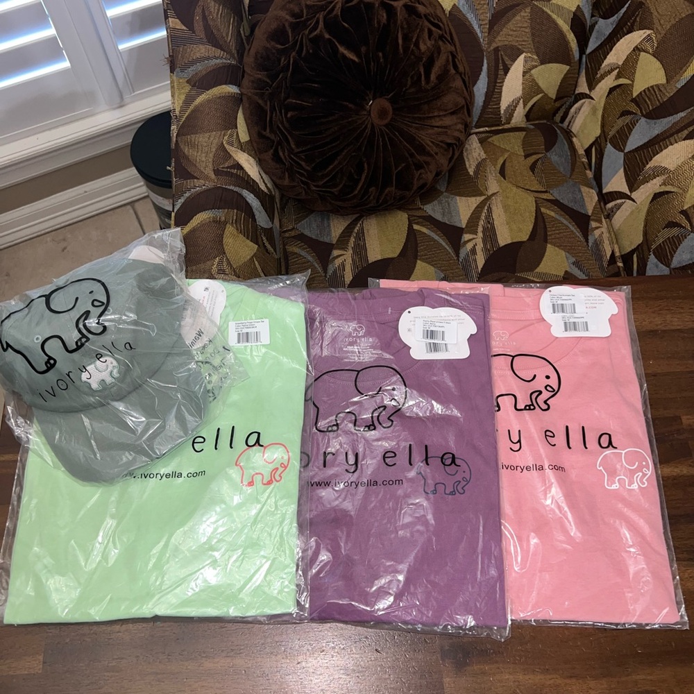 Ivory Ella Elephant T-Shirt Women's M short Sleeve, NWT lot Spring Summer